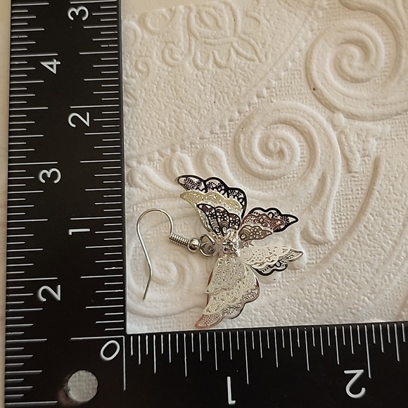Multidimensional Butterfly Lightweight  Earrings Silver tone - Picture 5 of 6